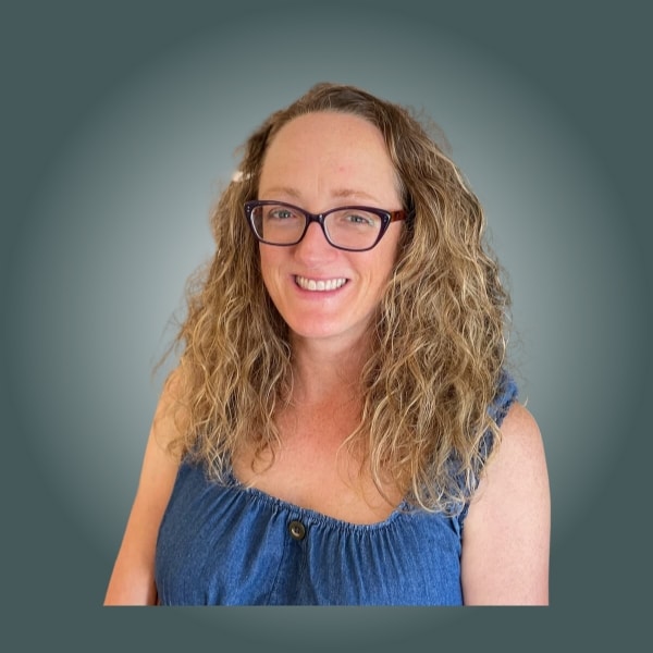 Danielle, Esthetician at The Knotstop.