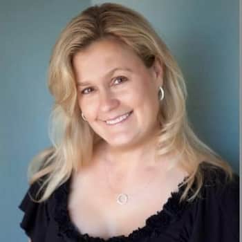Kristi, Esthetician at The Knotstop.